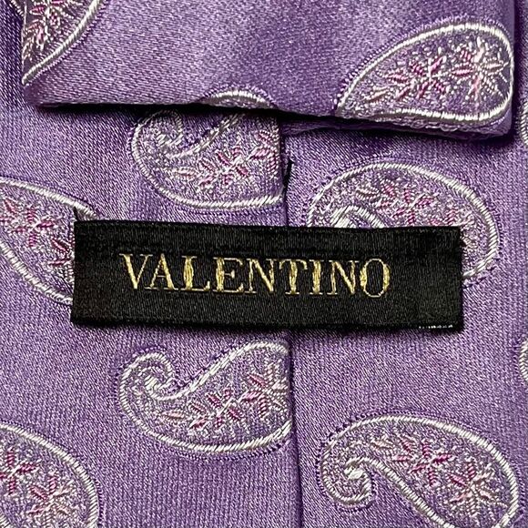 VALENTINO Men’s Purple Designer Paisley Medallion 100% Jacquard Silk Narrow Tie - Picture 2 of 9